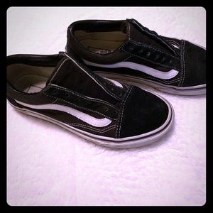 Black low top vans